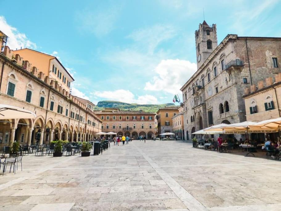 Charme In Centro With Private Parking Apartamento Ascoli Piceno Exterior foto